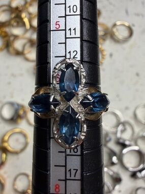 Two tone silver/gold blue marquise dead stock size 6